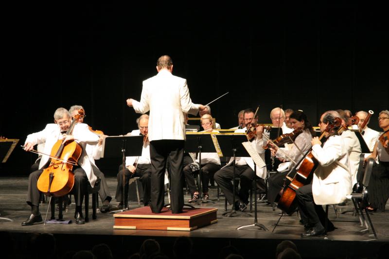 Antony Walker will again serve as the guest conductor at the Musicfest. He trained as a cellist and has recorded more than 30 CDs of classical music. COURTESY BUZZARDS BAY MUSICFEST